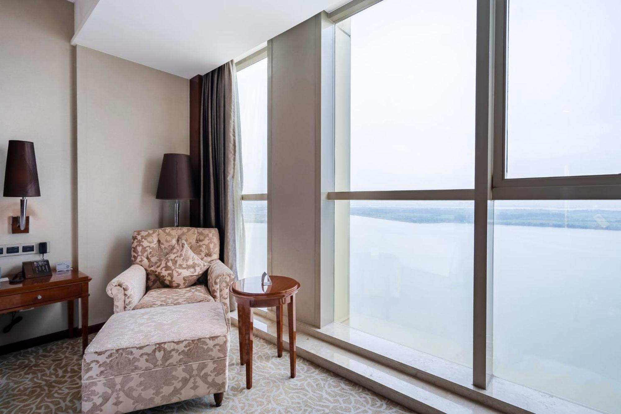 Hotel Crowne Plaza Zhenjiang By Ihg Extérieur photo